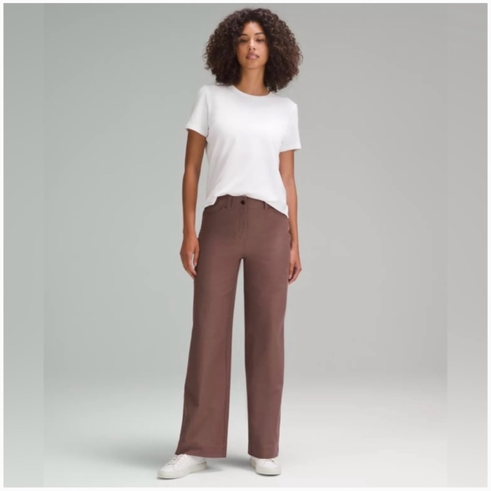 BNWT lululemon City Sleek Wide Leg Pants